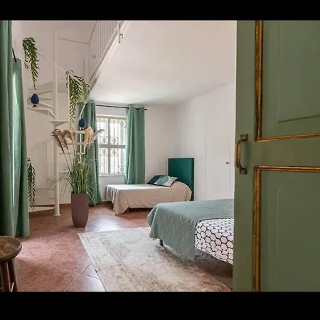 Donna Isabella A Ballaro Palermo