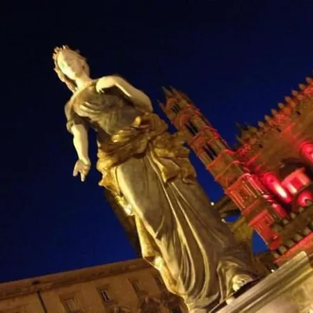 Donna Isabella A Ballaro * Palermo