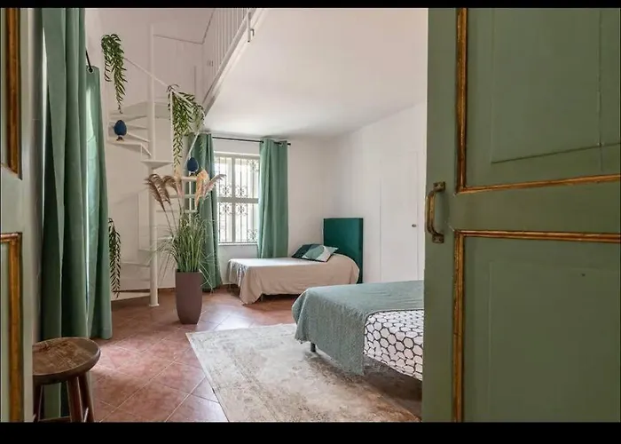 Donna Isabella A Ballaro Palermo