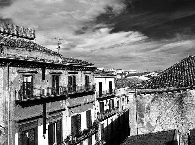 Donna Isabella A Ballaro Apartment