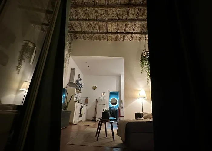 Donna Isabella A Ballaro Apartment