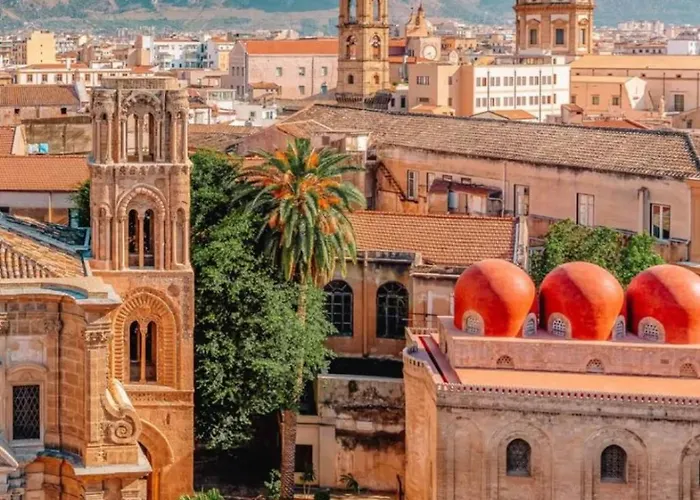 Donna Isabella A Ballaro Apartment