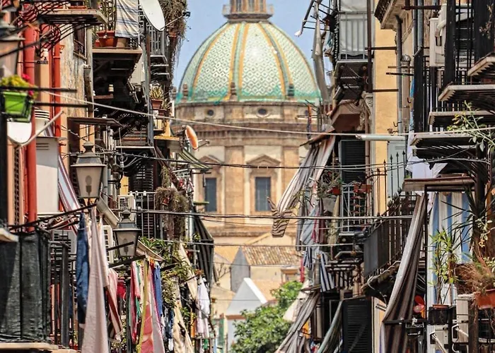 Donna Isabella A Ballaro Apartment